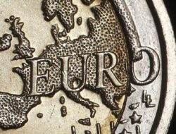 Barclays Sees Euro Weakness On Growth Divergence And Ecb Concerns