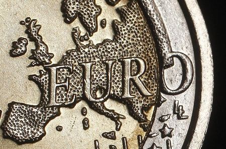 Barclays Sees Euro Weakness On Growth Divergence And Ecb Concerns Lynxmpeb1H05W M