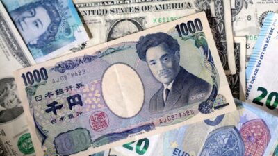 Dollar Rally Pauses On Iran Deal Hopes; Yen Edges Back From Intervention Zone Lynxmpem4K01U L