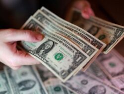 Dollar Perched Near Six-Week High On Uncertainty Over Us-Iran Deal