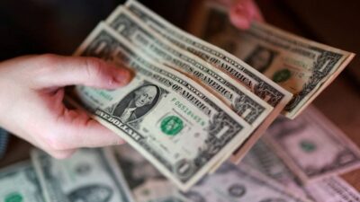Dollar Perched Near Six-Week High On Uncertainty Over Us-Iran Deal Lynxmpem4L01T L