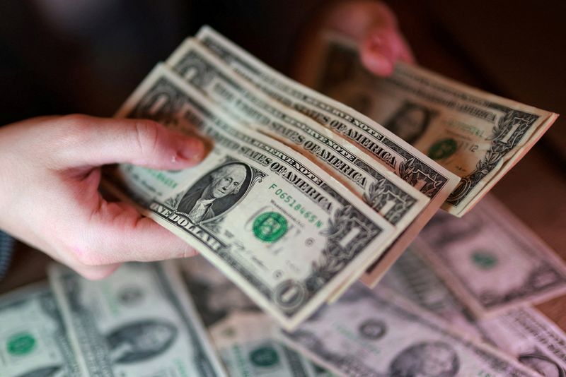 Dollar Perched Near Six-Week High On Uncertainty Over Us-Iran Deal Lynxmpem4L01T L