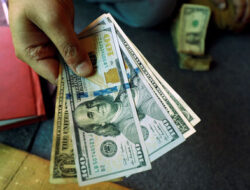 Fed Officials Debate Extending Dollar Swap Lines To Global Central Banks