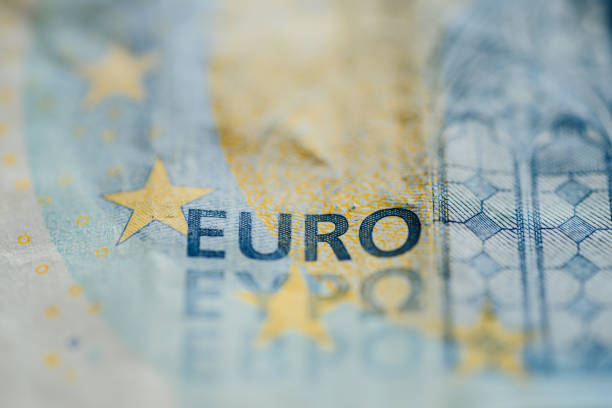 Volatility In Eur/Usd Eases, But Market Risks Remain F Eur111