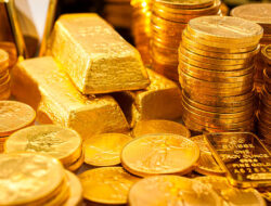 Gold Tumbles As Bearish Pressure Mounts