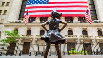 Where Does Smart Money Find Value? 8 Where Does Smart Money Find Value? Fearless20Girl20Statue20Looking20Up20At20New20York20Stock20Exchange20Building20At20Wall