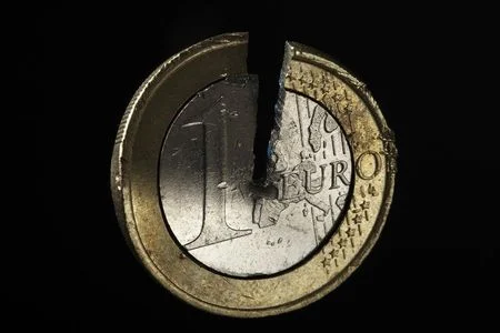Euro Dips As Ecb Raises Rates Lynxmpebao0Y1 M