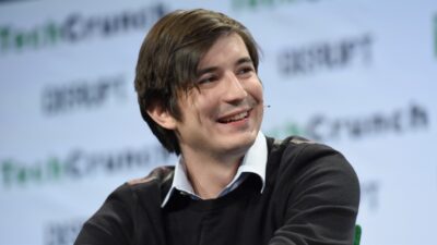 Robinhood To Lay Off 10% Of Staff Despite Strong Trading Volumes
