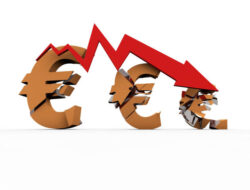 Euro Hits Fresh Yearly Lows Amid Dovish Ecb Signals