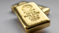 Gold Falls For The Third Consecutive Week: Is There Still Upside Potential? 3 Gold Falls For The Third Consecutive Week: Is There Still Upside Potential? F Gold106
