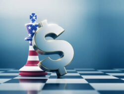 Us Dollar Strengthens Amid Equity Market Weakness And Hawkish Fed Rhetoric