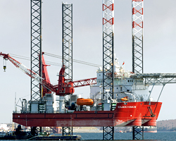 U.s. Oil Rig Count Slips To 450, Signaling Sl... 1784914627 3