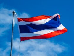 Thai Forex Fraud Probe Expands Into Politics After Executive Arrest