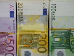 Euro Yields Stay Pinned Near Multi-Year Peaks As Markets Price In Elevated Rates