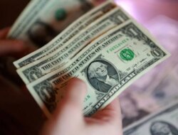 Dollar Jumps On Renewed Middle East Attacks, Hormuz Closure