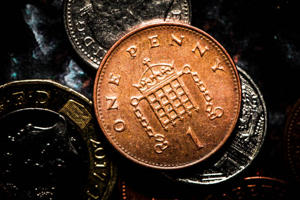 Pound Awaits Tighter Policy From Bank Of England F Gbp144