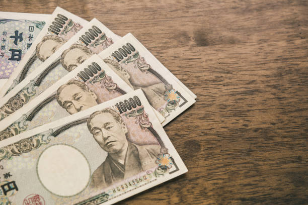 Usd/Jpy: Battling At The Top Of The Triangle F Jpy131