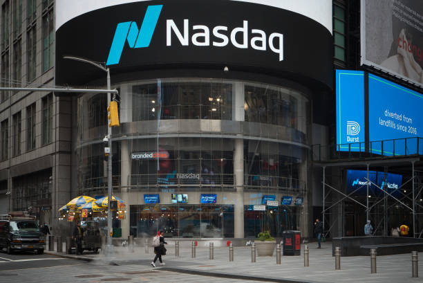Nasdaq 100: Is This The Correction Traders Have Been Waiting For? F Stocks146