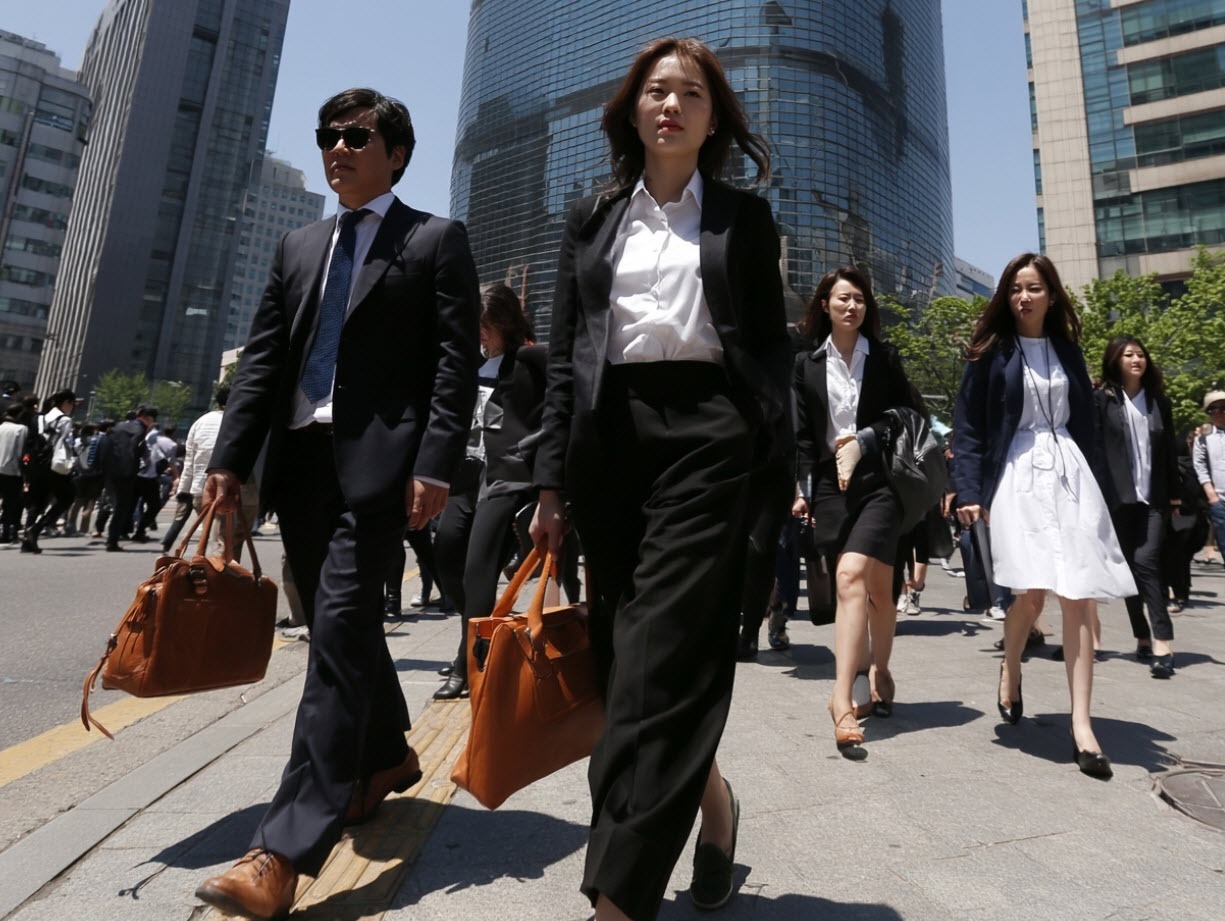 South Korea June Consumer Sentiment 106.8 Vs 106.6 Prior South Korea Consumer Sentiment Featured 1785186115