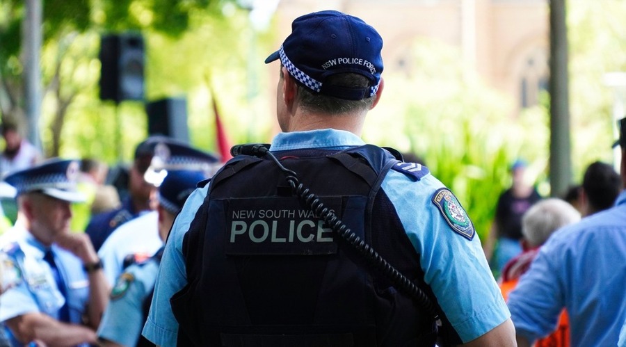 Police Raid Sydney Broker Evolution Capital In Asic Trading Probe Australia20Police Id 8D1Cb2Ec Efb0 4815 B177 Fdfa19Bfcc22 Size900