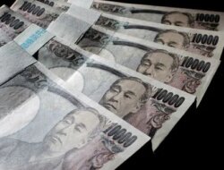 Exclusive-Bessent’s ’To Do’ List: Buy $5-10 Billion Worth Of Japanese Yen, Reuters Photo Shows
