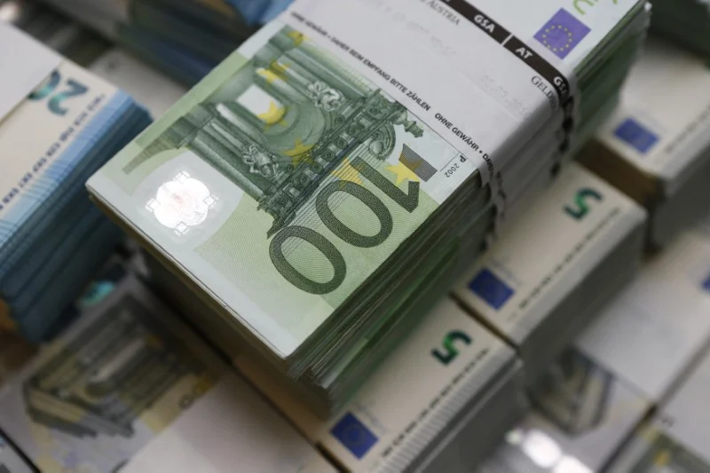 Long-Term U.s. Debt Pull Back From Peaks As Trump-Iran Talks Offer Relief By Investing.com Lynxmpee230Pz L