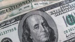 South African Rand Strengthens Despite Business Conditions Drop