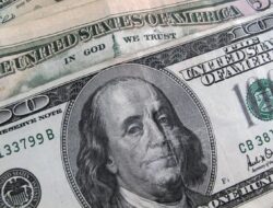 South African Rand Strengthens Despite Business Conditions Drop