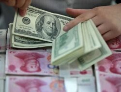 Asia Fx Dips As Dollar Rebounds Slightly; Iran Sanctions, Treasury Yields In Focus