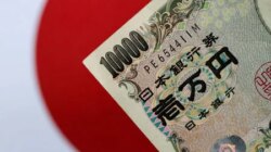 Asia Fx Rangebound, Dollar Holds Near 3-Mth Lows Amid U.s. Debt, Iran Risks