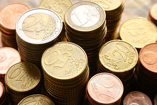 Eur/Usd Reacts To Data: Fed Rate Hike Expectations Fall F Eur153