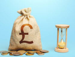 Gbp/Usd Under Pressure: Pound Lags Behind Peers