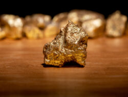 Gold Rises For Fourth Consecutive Day: Geopolitics And Data Lend Support