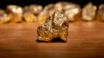 Gold Rises For Fourth Consecutive Day: Geopolitics And Data Lend Support