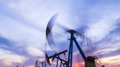 Wti Crude Oil Charges Higher With Fed Minutes Set To Test Bulls F Oil138
