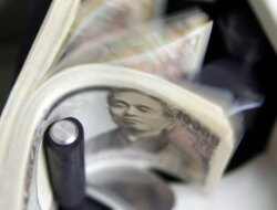 Yen Slips But Holds Most Gains After Us-Japan Intervention