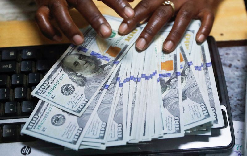 Canadian Dollar Holds Near Eight-Week High On Oil Gains Moved Lynxmpekbj0Rx L