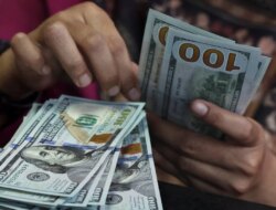 Japan’s Intervention Stabilizes Yen As Dollar Weakens