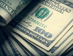 Dollar Suddenly Falls Against Yen, Traders On Alert For Further Intervention